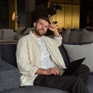 アレクサンダー・ネステロフ | 取引保証人